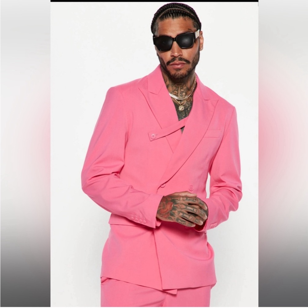 New with tags - Pink Fashionnova Men suit set